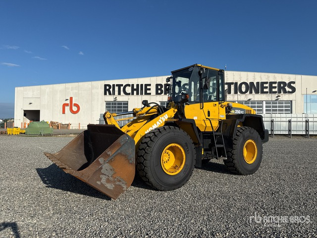 2003 Komatsu WA250-5 Pala gommata - Utovarivač točkaš: slika 1 2003 Komatsu WA250-5 Pala gommata - Utovarivač točkaš: slika 1