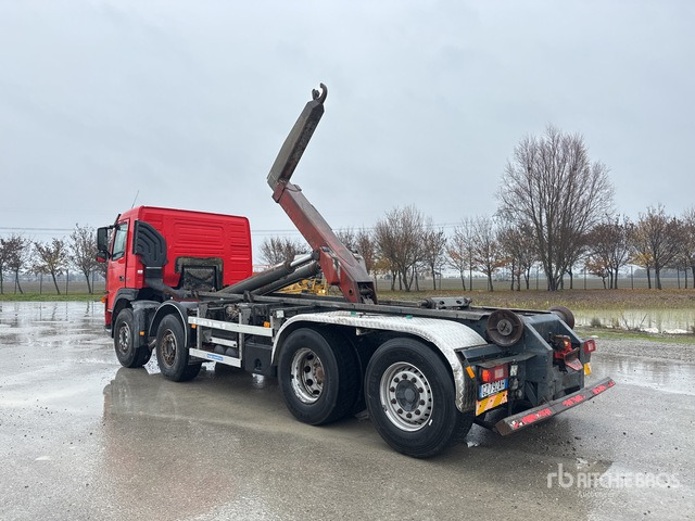 2003 Volvo FM12 8x2 Roll-Off Truck - Kamion sa hidrauličnom kukom: slika 2 2003 Volvo FM12 8x2 Roll-Off Truck - Kamion sa hidrauličnom kukom: slika 2