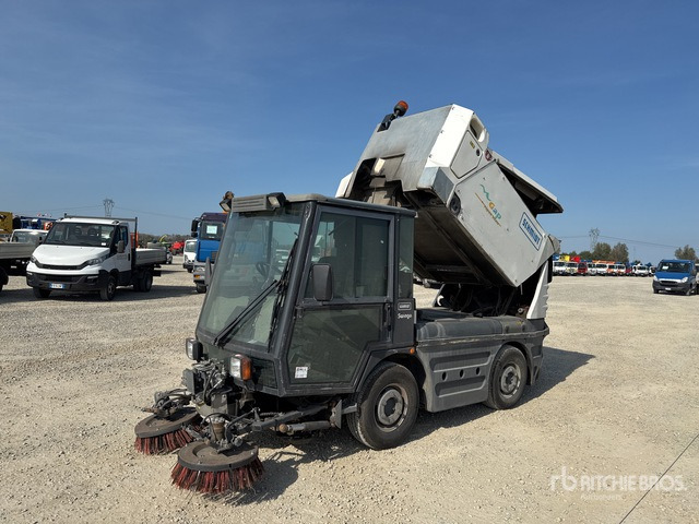 2006 Schmidt Compact 200 Autocarro spazzatrice - Autočistilica: slika 2 2006 Schmidt Compact 200 Autocarro spazzatrice - Autočistilica: slika 2