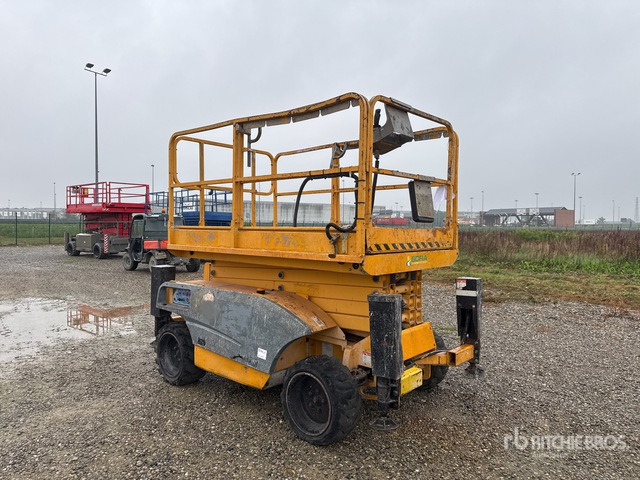 2007 Haulotte Compact12DX Piattaforma aerea verticale - Lift u obliku makaza: slika 1 2007 Haulotte Compact12DX Piattaforma aerea verticale - Lift u obliku makaza: slika 1