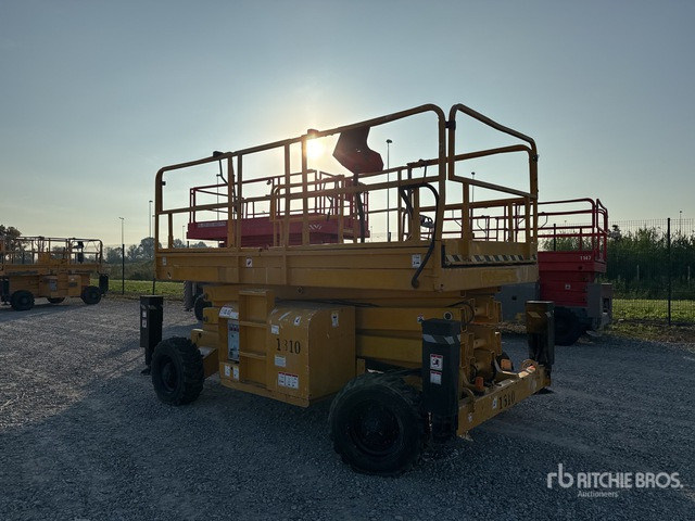 2007 Haulotte H12SX Diesel (Inoperable) Scissor Lift - Lift u obliku makaza: slika 2 2007 Haulotte H12SX Diesel (Inoperable) Scissor Lift - Lift u obliku makaza: slika 2