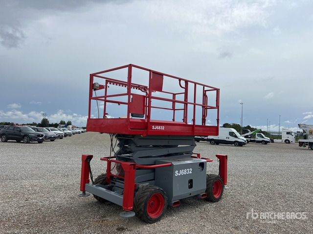 2007 Skyjack SJ6832 RT Diesel Scissor Lift - Lift u obliku makaza: slika 4 2007 Skyjack SJ6832 RT Diesel Scissor Lift - Lift u obliku makaza: slika 4