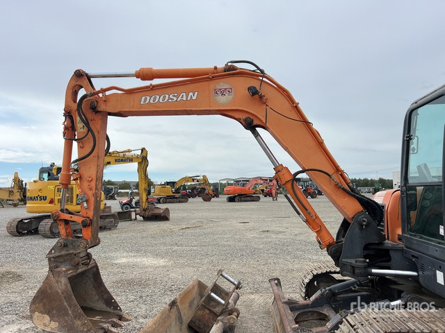 2009 Doosan DX80R Escavatore cingolato - Bager guseničar: slika 5 2009 Doosan DX80R Escavatore cingolato - Bager guseničar: slika 5