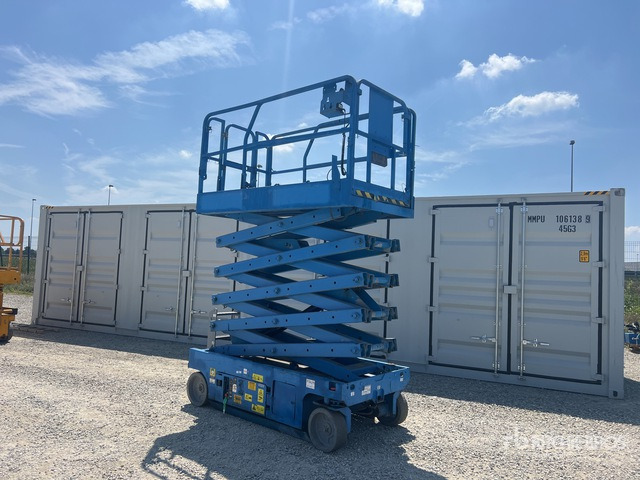 2010 Genie GS-3246 Electric Scissor Lift - Lift u obliku makaza: slika 2 2010 Genie GS-3246 Electric Scissor Lift - Lift u obliku makaza: slika 2