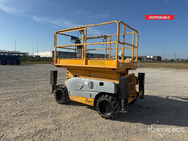 2011 Haulotte Compact12DX (Inoperable) Scissor Lift - Lift u obliku makaza: slika 2 2011 Haulotte Compact12DX (Inoperable) Scissor Lift - Lift u obliku makaza: slika 2