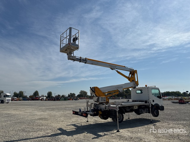 2011 Nissan Cabstar 35 - 11 2011 Multitel Pagliero MX250EX ... Bucket Truck - Vazdušna platforma montirana na kamion: slika 4 2011 Nissan Cabstar 35 - 11 2011 Multitel Pagliero MX250EX ... Bucket Truck - Vazdušna platforma montirana na kamion: slika 4