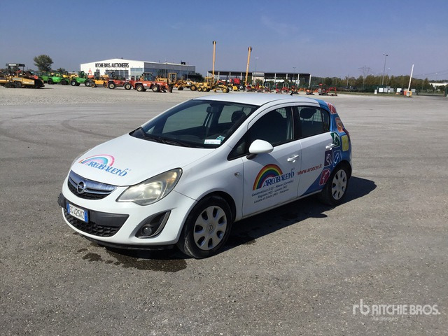 2011 Opel Corsa (Inoperable) Automobile - Automobil: slika 4 2011 Opel Corsa (Inoperable) Automobile - Automobil: slika 4