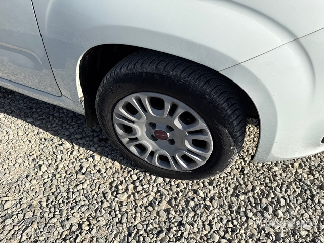 2013 Fiat Panda Automobile - Automobil: slika 4 2013 Fiat Panda Automobile - Automobil: slika 4