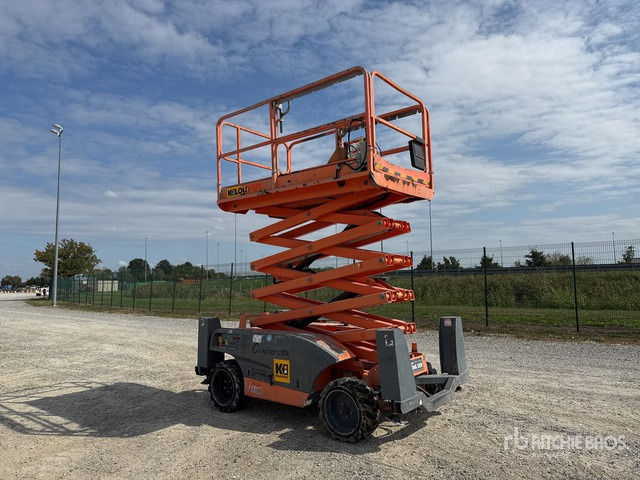 2015 Haulotte Compact12DX Diesel Scissor Lift - Lift u obliku makaza: slika 2 2015 Haulotte Compact12DX Diesel Scissor Lift - Lift u obliku makaza: slika 2