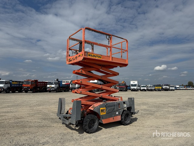 2015 Haulotte Compact12DX Diesel Scissor Lift - Lift u obliku makaza: slika 3 2015 Haulotte Compact12DX Diesel Scissor Lift - Lift u obliku makaza: slika 3