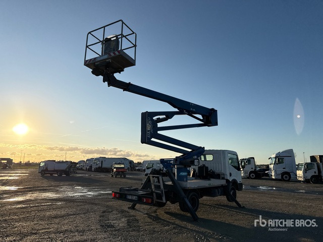 2015 Nissan Cabstar NT400 2015 Socage DA320 20 m on Bucket Truck - Vazdušna platforma montirana na kamion: slika 3 2015 Nissan Cabstar NT400 2015 Socage DA320 20 m on Bucket Truck - Vazdušna platforma montirana na kamion: slika 3