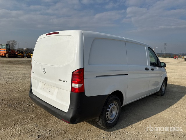 2016 Mercedes-Benz Vito Cargo Van - Kamion sa zatvorenim sandukom: slika 4 2016 Mercedes-Benz Vito Cargo Van - Kamion sa zatvorenim sandukom: slika 4