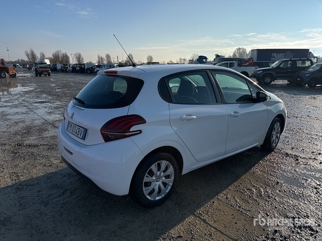 2017 Peugeot 208 BERLINA MIX BLUEHDI Automobile - Automobil: slika 3 2017 Peugeot 208 BERLINA MIX BLUEHDI Automobile - Automobil: slika 3