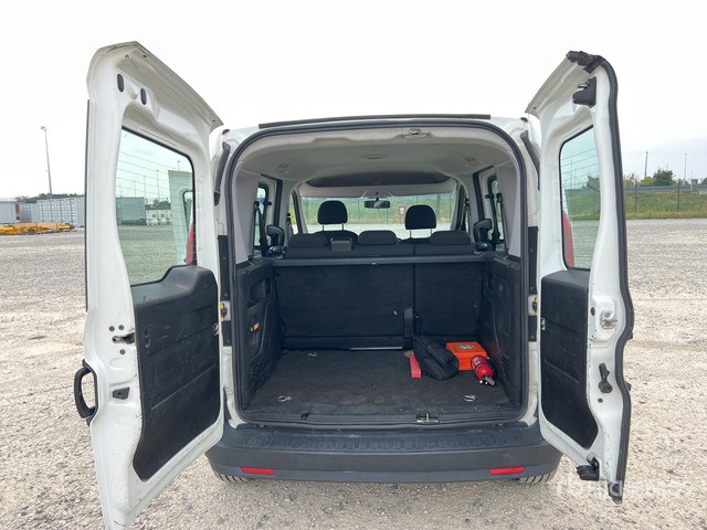 2018 Fiat Doblo CARGO COMBI 1.3 MJT 16V SX N1 Van Truck - Mali kombi: slika 5 2018 Fiat Doblo CARGO COMBI 1.3 MJT 16V SX N1 Van Truck - Mali kombi: slika 5
