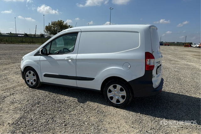 2018 Ford Transit Courier Autocarro furgonato - Mali kombi: slika 3 2018 Ford Transit Courier Autocarro furgonato - Mali kombi: slika 3