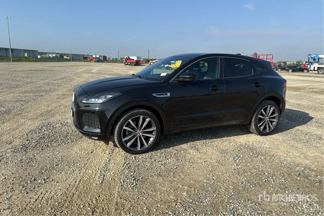 2018 Jaguar E Pace 2.0D I4 R-DYNAMIC SE 4WD 240CV SUV - SUV: slika 3 2018 Jaguar E Pace 2.0D I4 R-DYNAMIC SE 4WD 240CV SUV - SUV: slika 3