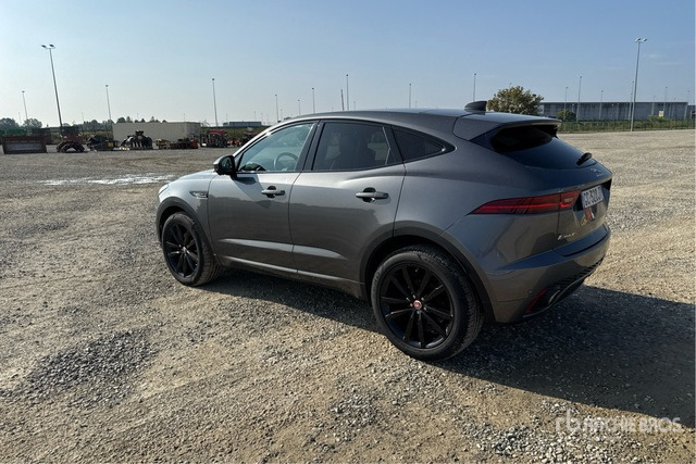 2020 Jaguar E Pace 2.0D I4 CHEQUERED FLAG AUTO 4WD SUV - SUV: slika 2 2020 Jaguar E Pace 2.0D I4 CHEQUERED FLAG AUTO 4WD SUV - SUV: slika 2