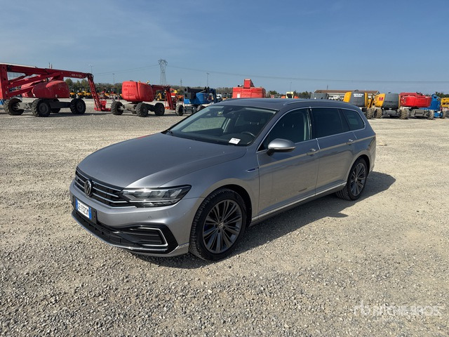 2021 Volkswagen Passat 1.4 PLUG IN HYBRID GTE DSG Station Wagon - Karavan: slika 1 2021 Volkswagen Passat 1.4 PLUG IN HYBRID GTE DSG Station Wagon - Karavan: slika 1