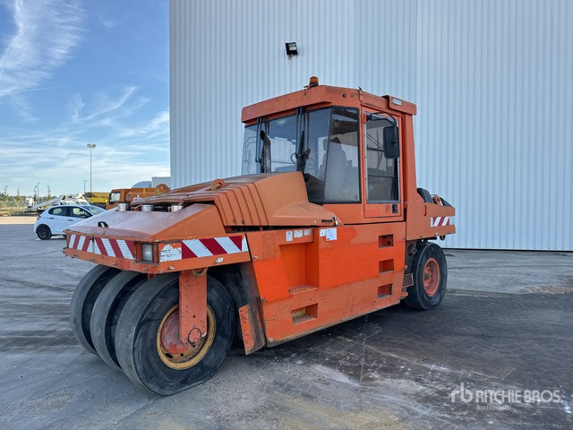 2001 Cat PS-300B 7 Wheel Compacteur Pneumatique ... Pneumatic Roller - Pneumatski valjak: slika 2 2001 Cat PS-300B 7 Wheel Compacteur Pneumatique ... Pneumatic Roller - Pneumatski valjak: slika 2