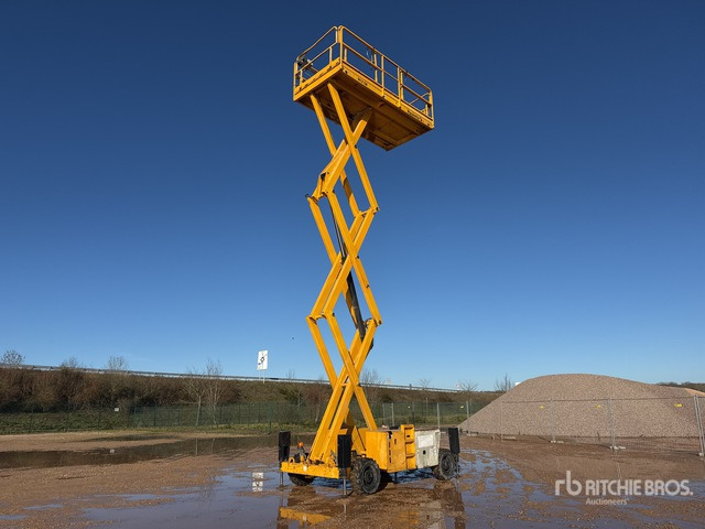 2007 Haulotte H12SX Nacelle Ciseau Scissor Lift - Lift u obliku makaza: slika 2 2007 Haulotte H12SX Nacelle Ciseau Scissor Lift - Lift u obliku makaza: slika 2
