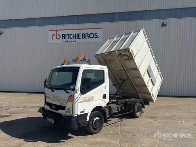 2007 Nissan Cabstar 35.11 4x2 Camion Benne Dump Truck: Light Duty - Istovarivač: slika 3 2007 Nissan Cabstar 35.11 4x2 Camion Benne Dump Truck: Light Duty - Istovarivač: slika 3