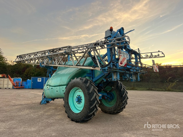 2008 Berthoud Tenor 55-60 DP Tronic 42 m High Clearance Pulverisate ... Pull-Type Sprayer - Vučena prskalica: slika 4 2008 Berthoud Tenor 55-60 DP Tronic 42 m High Clearance Pulverisate ... Pull-Type Sprayer - Vučena prskalica: slika 4