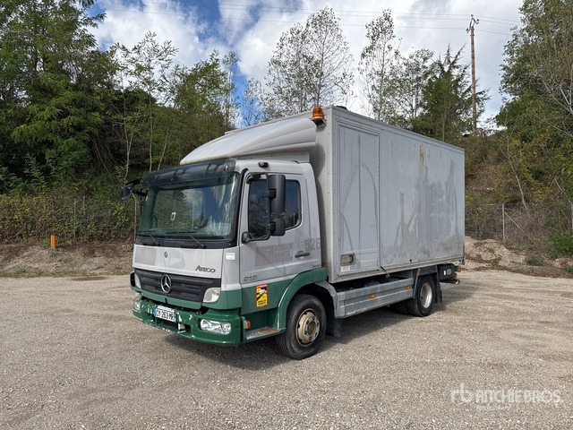 2008 Mercedes-Benz Atego 918 4x2 Camion Atelier Service Truck - Kamion sa zatvorenim sandukom: slika 2 2008 Mercedes-Benz Atego 918 4x2 Camion Atelier Service Truck - Kamion sa zatvorenim sandukom: slika 2