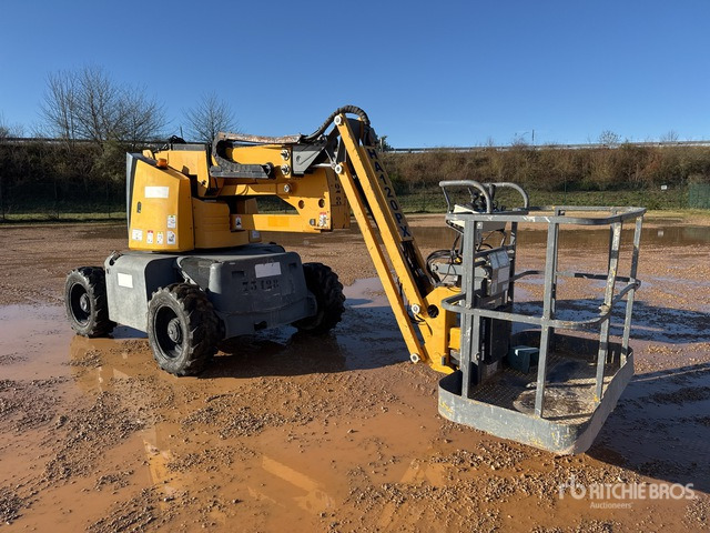 2011 Haulotte HA120PX 4WD Diesel Nacelle Articulee 10.4 m Articulating Boom Lift - Zglobna platforma: slika 3 2011 Haulotte HA120PX 4WD Diesel Nacelle Articulee 10.4 m Articulating Boom Lift - Zglobna platforma: slika 3