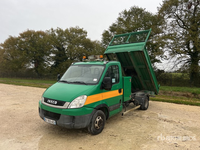 2011 Iveco Daily Camion Benne Dump Truck: Light Duty - Istovarivač: slika 2 2011 Iveco Daily Camion Benne Dump Truck: Light Duty - Istovarivač: slika 2