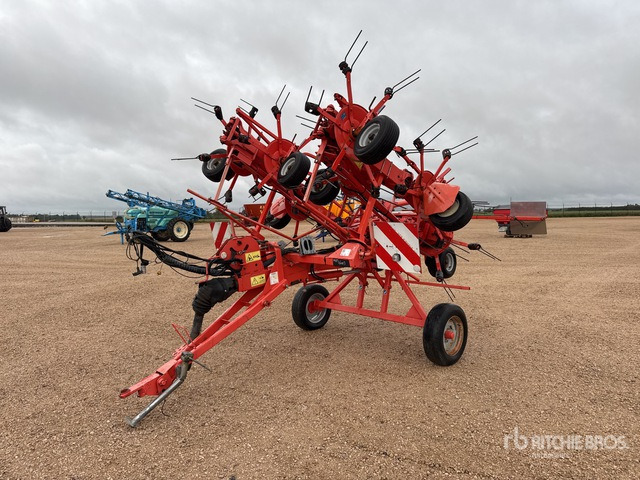 2011 Kuhn GF8702T 8.7 m 3-Point 8 Rotor Faneuse Hay Tedder - Prevrtač/ Grabuljač: slika 2 2011 Kuhn GF8702T 8.7 m 3-Point 8 Rotor Faneuse Hay Tedder - Prevrtač/ Grabuljač: slika 2