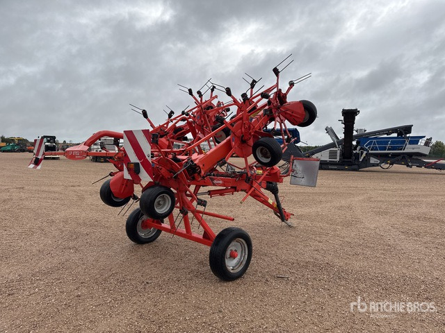 2011 Kuhn GF8702T 8.7 m 3-Point 8 Rotor Faneuse Hay Tedder - Prevrtač/ Grabuljač: slika 3 2011 Kuhn GF8702T 8.7 m 3-Point 8 Rotor Faneuse Hay Tedder - Prevrtač/ Grabuljač: slika 3