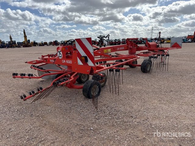 2012 Kuhn GA 6002 6 m Semi-Mount 2 Rotor Andaineur Hay Rake - Prevrtač/ Grabuljač: slika 4 2012 Kuhn GA 6002 6 m Semi-Mount 2 Rotor Andaineur Hay Rake - Prevrtač/ Grabuljač: slika 4
