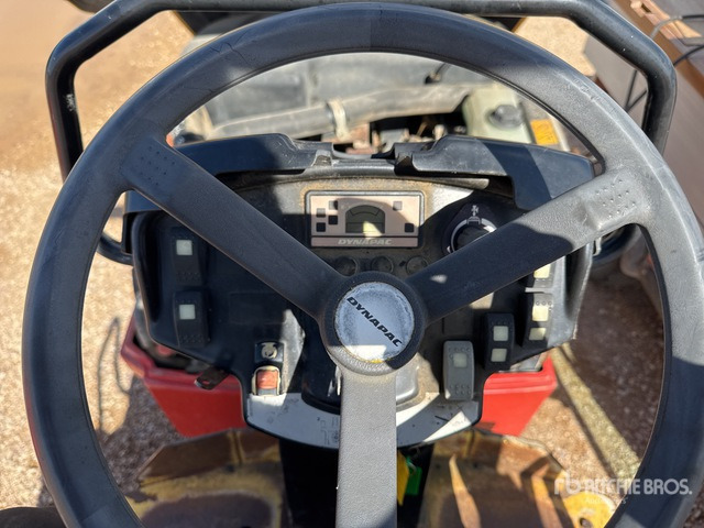 2013 Dynapac CC1300 Compacteur Vibrant Tandem Double Drum Roller - Valjak za puteve: slika 3 2013 Dynapac CC1300 Compacteur Vibrant Tandem Double Drum Roller - Valjak za puteve: slika 3