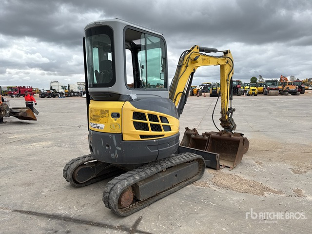 2013 New Holland E35B SR Pelle Sur Chenilles Tracked Excavator - Bager guseničar: slika 4 2013 New Holland E35B SR Pelle Sur Chenilles Tracked Excavator - Bager guseničar: slika 4