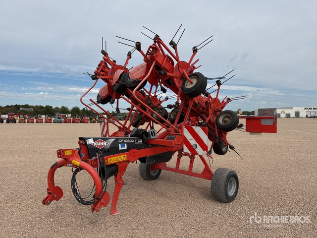 2014 Kuhn GF 10802 T G2 10.8 m 2-Point 10 Rotor Faneuse Hay Tedder - Prevrtač/ Grabuljač: slika 1 2014 Kuhn GF 10802 T G2 10.8 m 2-Point 10 Rotor Faneuse Hay Tedder - Prevrtač/ Grabuljač: slika 1