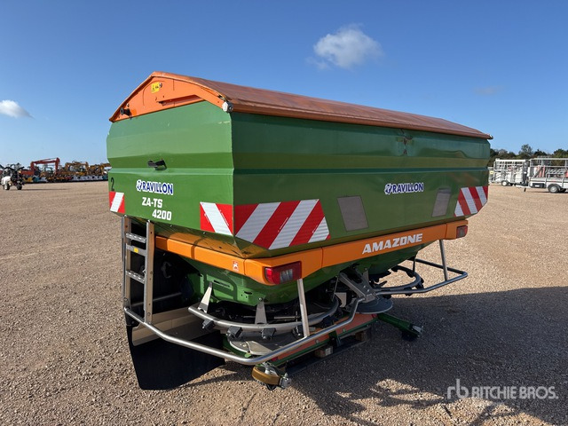 2017 Amazone ZA-TS 4200 54 m 3-Point 4200 L Epandeur A ... Fertilizer Spreader - Rasipač veštačkog đubriva: slika 3 2017 Amazone ZA-TS 4200 54 m 3-Point 4200 L Epandeur A ... Fertilizer Spreader - Rasipač veštačkog đubriva: slika 3