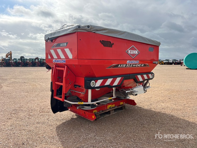 2018 Kuhn Axis 50.2 M-EMC-W 36 m 3-Point 5000 L Epandeur A ... Fertilizer Spreader - Rasipač veštačkog đubriva: slika 3 2018 Kuhn Axis 50.2 M-EMC-W 36 m 3-Point 5000 L Epandeur A ... Fertilizer Spreader - Rasipač veštačkog đubriva: slika 3