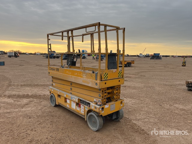 2019 Haulotte Compact 10N Electric Nacelle Ciseau Electri ... Scissor Lift - Lift u obliku makaza: slika 2 2019 Haulotte Compact 10N Electric Nacelle Ciseau Electri ... Scissor Lift - Lift u obliku makaza: slika 2
