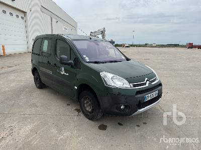CITROEN BERLINGO Vehicule Utilitaire (Inoperable) - Furgon: slika 4 CITROEN BERLINGO Vehicule Utilitaire (Inoperable) - Furgon: slika 4