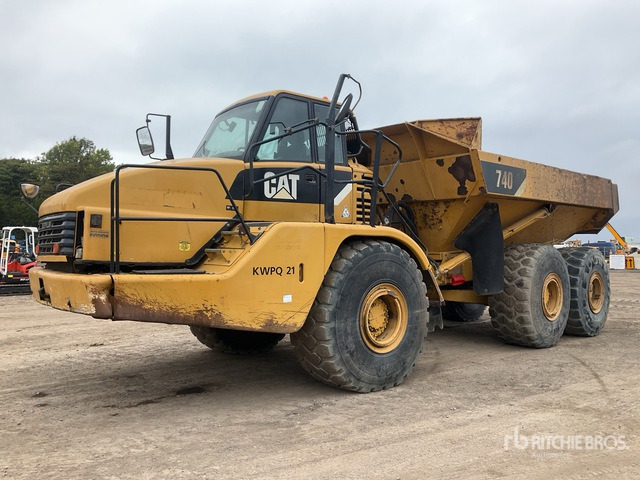 Zglobni kiper 2010 Cat 740 (Inoperable) Articulated Dump Truck: slika 1