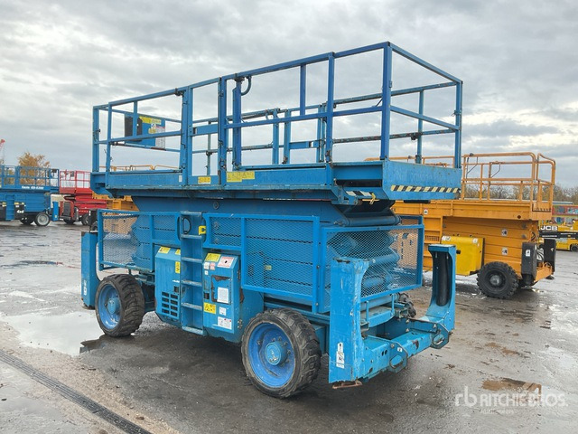 2010 Genie GS5390 4x4 Diesel Scissor Lift - Lift u obliku makaza: slika 4 2010 Genie GS5390 4x4 Diesel Scissor Lift - Lift u obliku makaza: slika 4