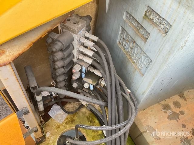 2012 Haulotte HA151P 2WD Electric Articulating Boom Lift - Zglobna platforma: slika 5 2012 Haulotte HA151P 2WD Electric Articulating Boom Lift - Zglobna platforma: slika 5