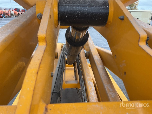 2015 Haulotte Compact 12 Electric Scissor Lift - Lift u obliku makaza: slika 5 2015 Haulotte Compact 12 Electric Scissor Lift - Lift u obliku makaza: slika 5