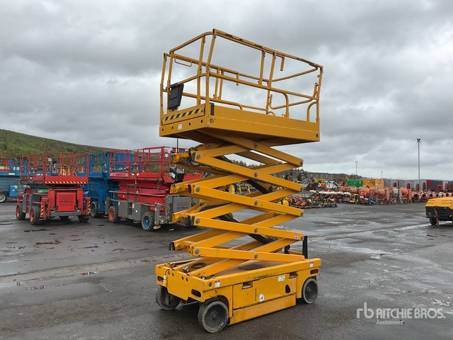 2015 Haulotte Compact 12 Electric Scissor Lift - Lift u obliku makaza: slika 1 2015 Haulotte Compact 12 Electric Scissor Lift - Lift u obliku makaza: slika 1
