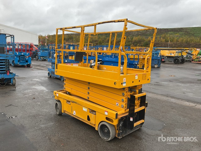 2015 Haulotte Compact 12 Electric Scissor Lift - Lift u obliku makaza: slika 3 2015 Haulotte Compact 12 Electric Scissor Lift - Lift u obliku makaza: slika 3
