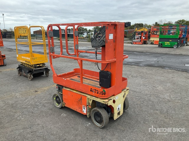 2015 JLG 1230ES Scissor Lift Vertical Mast Lift - Jarbolna penjajuća platforma: slika 4 2015 JLG 1230ES Scissor Lift Vertical Mast Lift - Jarbolna penjajuća platforma: slika 4