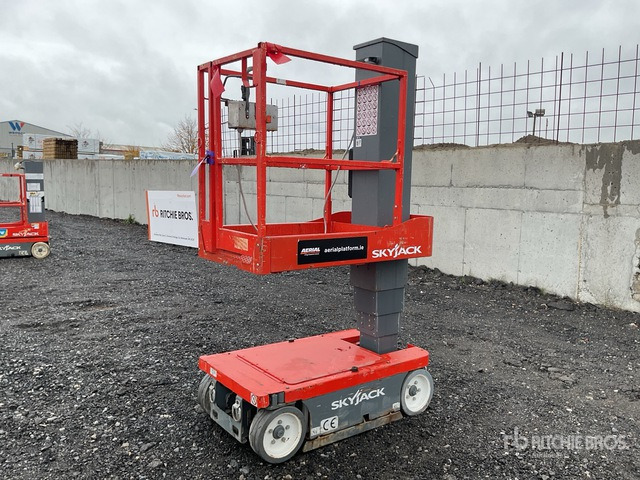2015 Skyjack SJ16 2015 Skyjack SJ16 Vertical Mast Lift Vertical Mast Lift - Jarbolna penjajuća platforma: slika 2 2015 Skyjack SJ16 2015 Skyjack SJ16 Vertical Mast Lift Vertical Mast Lift - Jarbolna penjajuća platforma: slika 2