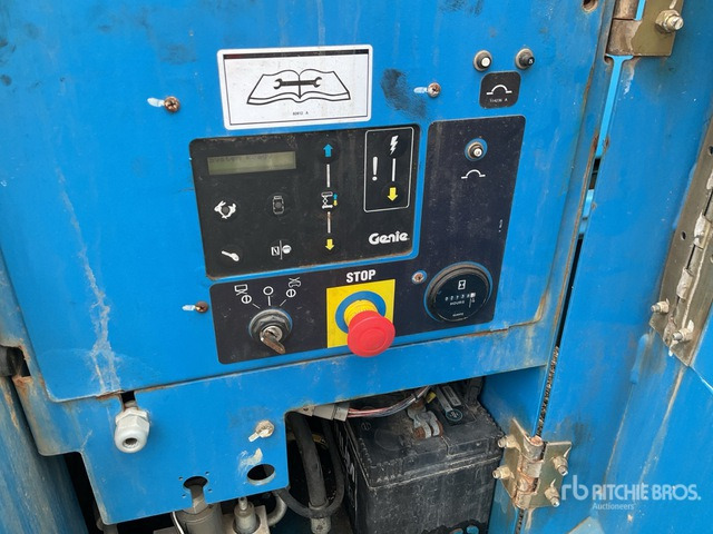 2016 Genie GS5390 4x4 Diesel Scissor Lift - Lift u obliku makaza: slika 5 2016 Genie GS5390 4x4 Diesel Scissor Lift - Lift u obliku makaza: slika 5