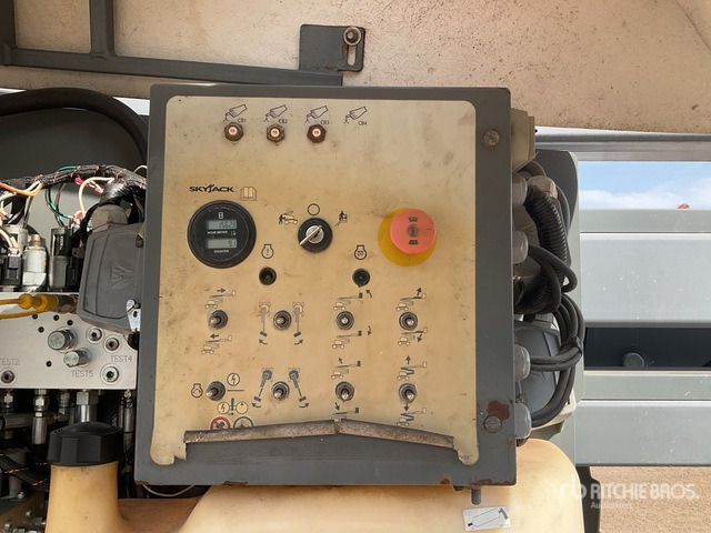 Zglobna platforma 2016 Skyjack SJ46AJ 4WD Diesel Articulating Boom Lift: slika 6