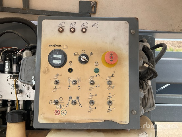 2016 Skyjack SJ51AJ 4WD Diesel Articulating Boom Lift - Zglobna platforma: slika 5 2016 Skyjack SJ51AJ 4WD Diesel Articulating Boom Lift - Zglobna platforma: slika 5